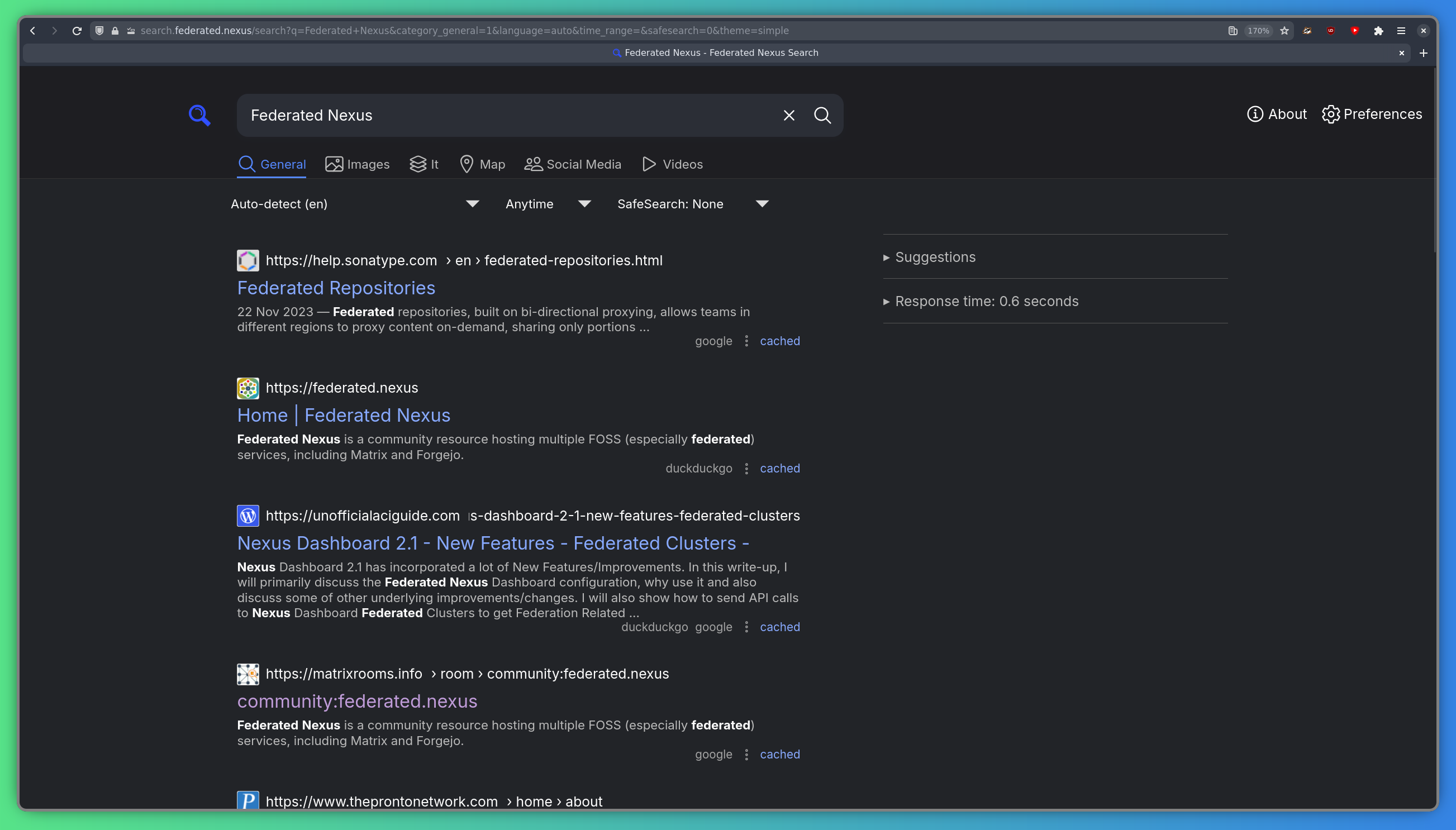 Поиск «Federated Nexus» в SearXNG с отображением результатов со ссылками, эмблемами и описаниями